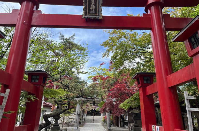弥彦神社