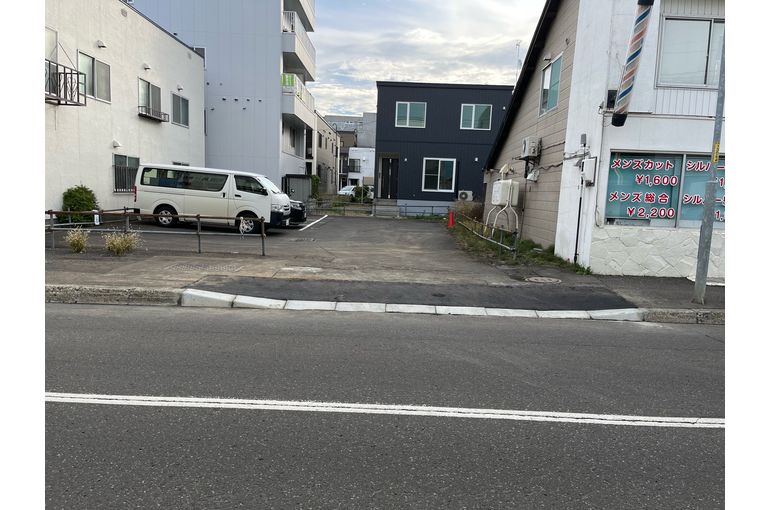 駐車場の写真②